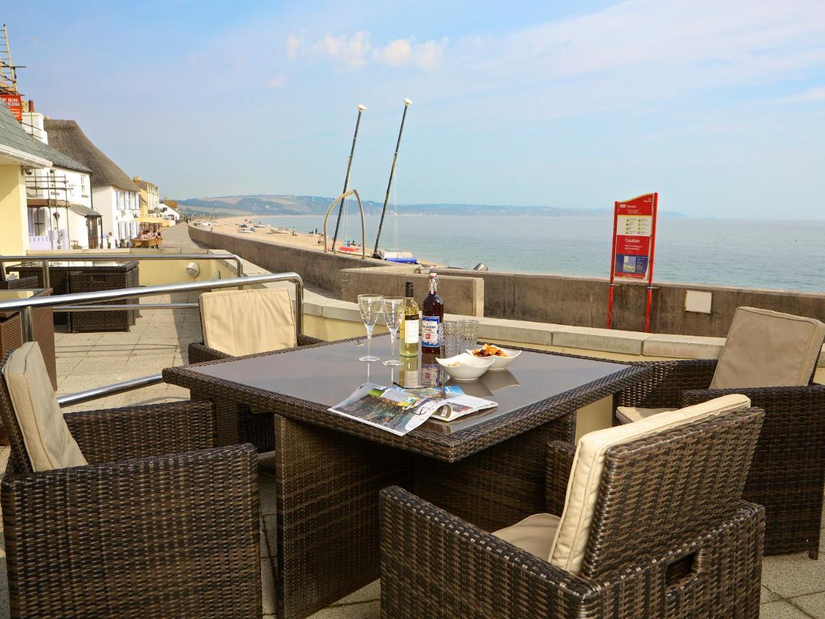 1 At The Beach Beesands Exterior photo