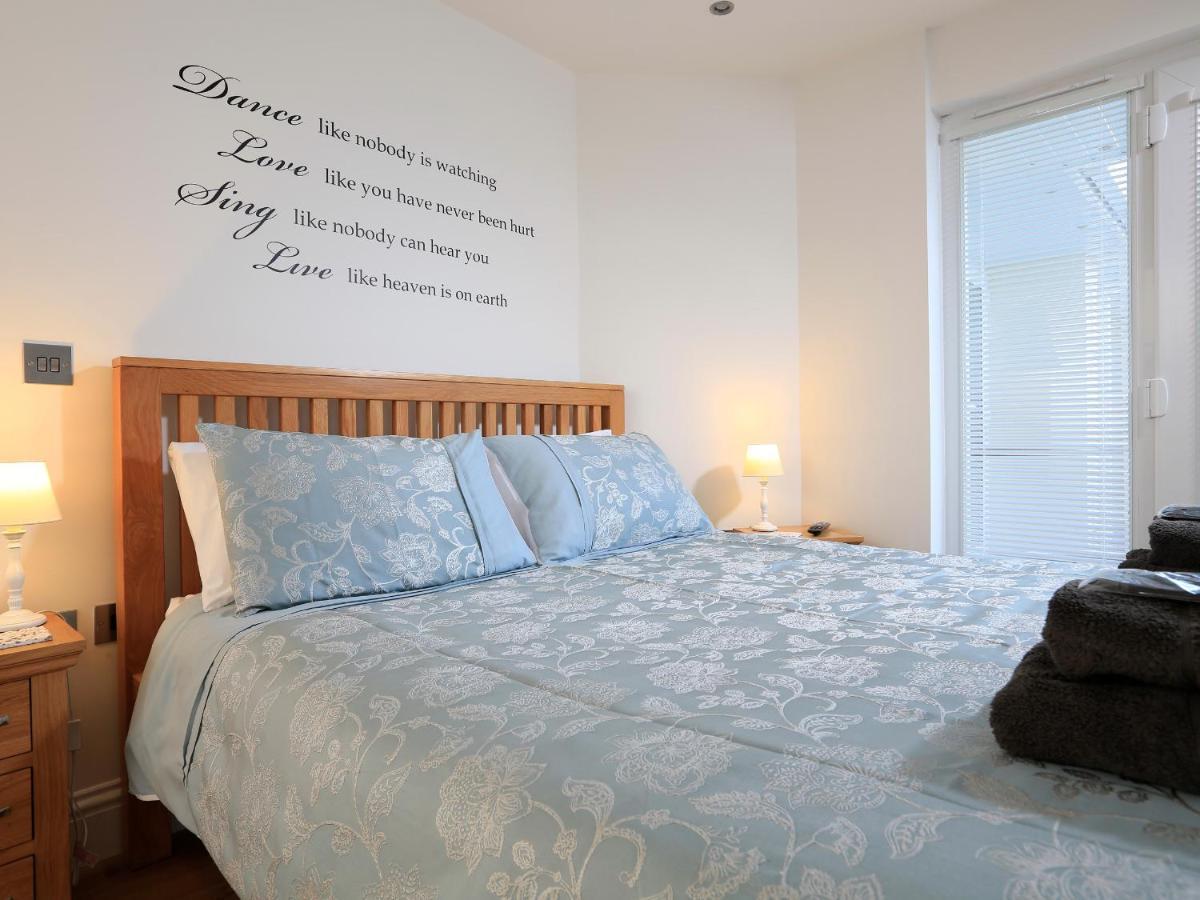 1 At The Beach Beesands Exterior photo
