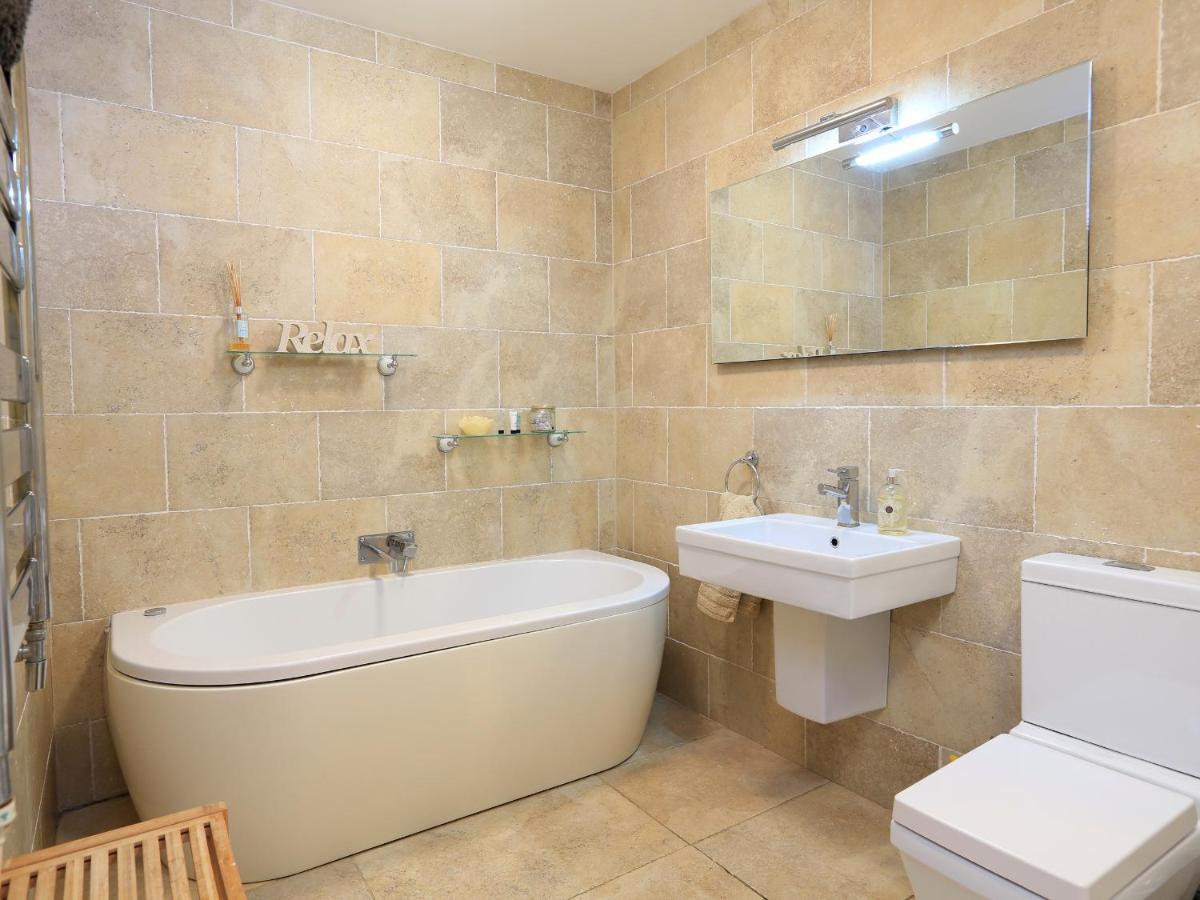 1 At The Beach Beesands Exterior photo