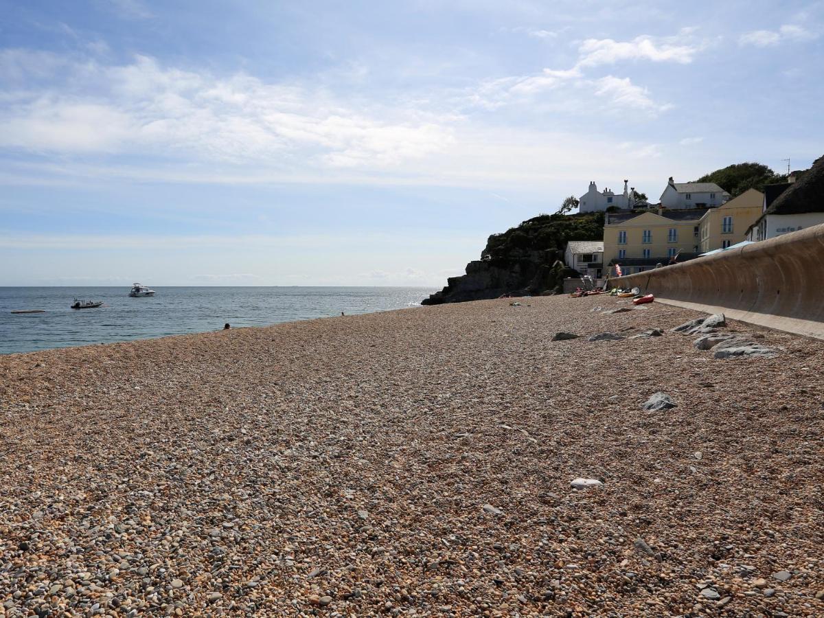 1 At The Beach Beesands Exterior photo