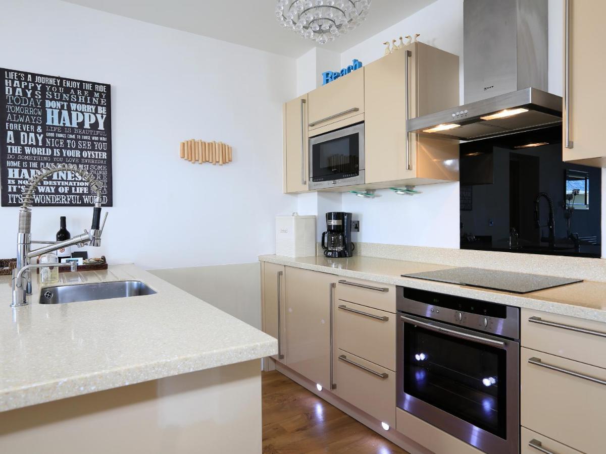 1 At The Beach Beesands Exterior photo