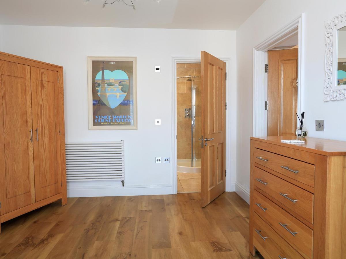 1 At The Beach Beesands Exterior photo